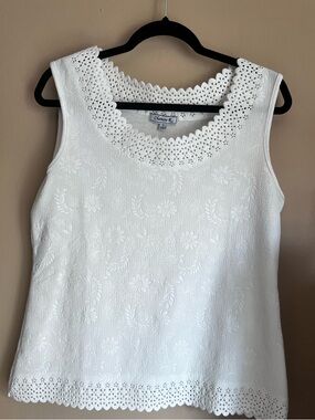 Chances R. White Eyelet Sleeveless Top Size M